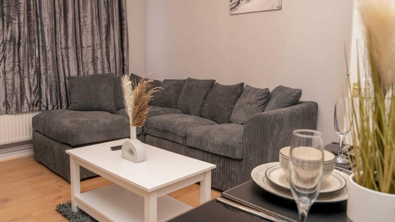 Cosy 2 Bedroom Home In Coventry Exterior foto